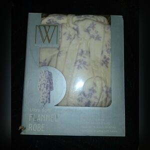 Women's Wayland Square White Ultra Soft Plush Flannel 44 Inch Bath Robe Snowflak